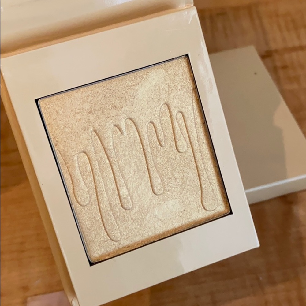 Kylie highlighter “banana split”